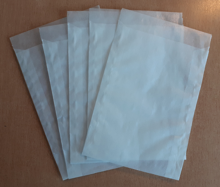 (image for) 125 Lindner Glassine Stamp Packets / Envelopes 85 x 117mm.